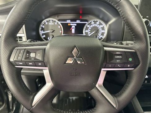 Used 2023 Mitsubishi Outlander SE AWD/4WD image 20
