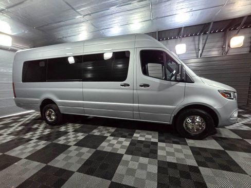 Used 2022 Mercedes-Benz Sprinter 3500 image 8