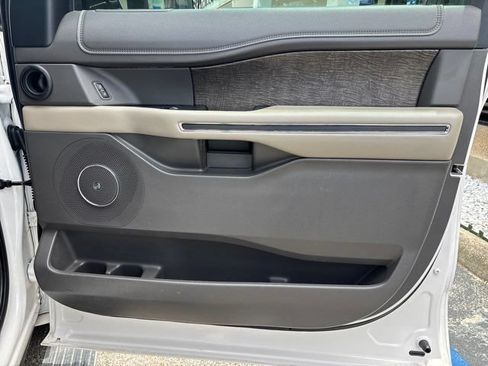 Used 2019 Ford Expedition Limited w/ Equipment Group 301A RWD image 70