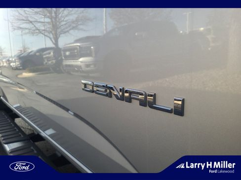 Used 2018 GMC Canyon Denali image 24