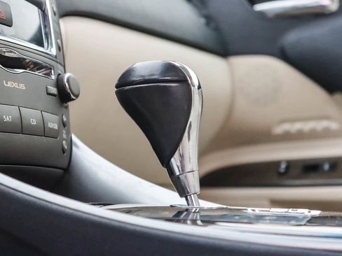 Used 2010 Lexus IS 350C image 21