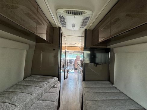 Used 2018 Mercedes-Benz Sprinter 3500 image 32