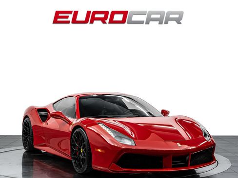 Used 2017 Ferrari 488 GTB RWD image 7