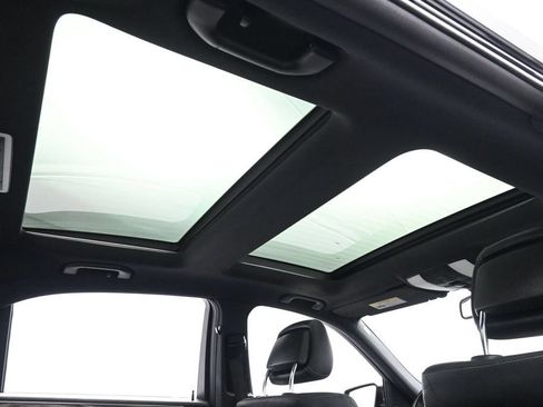 Used 2014 Mercedes-Benz E 550 4MATIC Sedan image 18