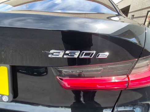 Used 2021 BMW 330e w/ Convenience Package RWD image 15