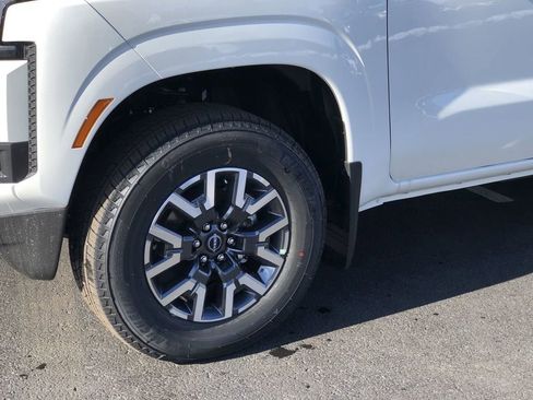 New 2026 Nissan Frontier SV w/ Tow Package AWD/4WD image 10