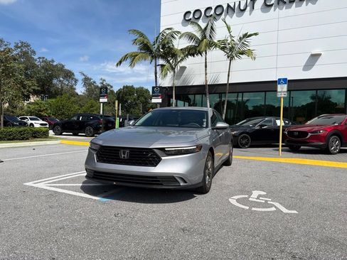 Used 2024 Honda Accord EX image 11