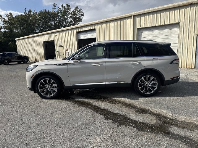 Used 2025 Lincoln Aviator Reserve w/ Illumination Package AWD/4WD image 8