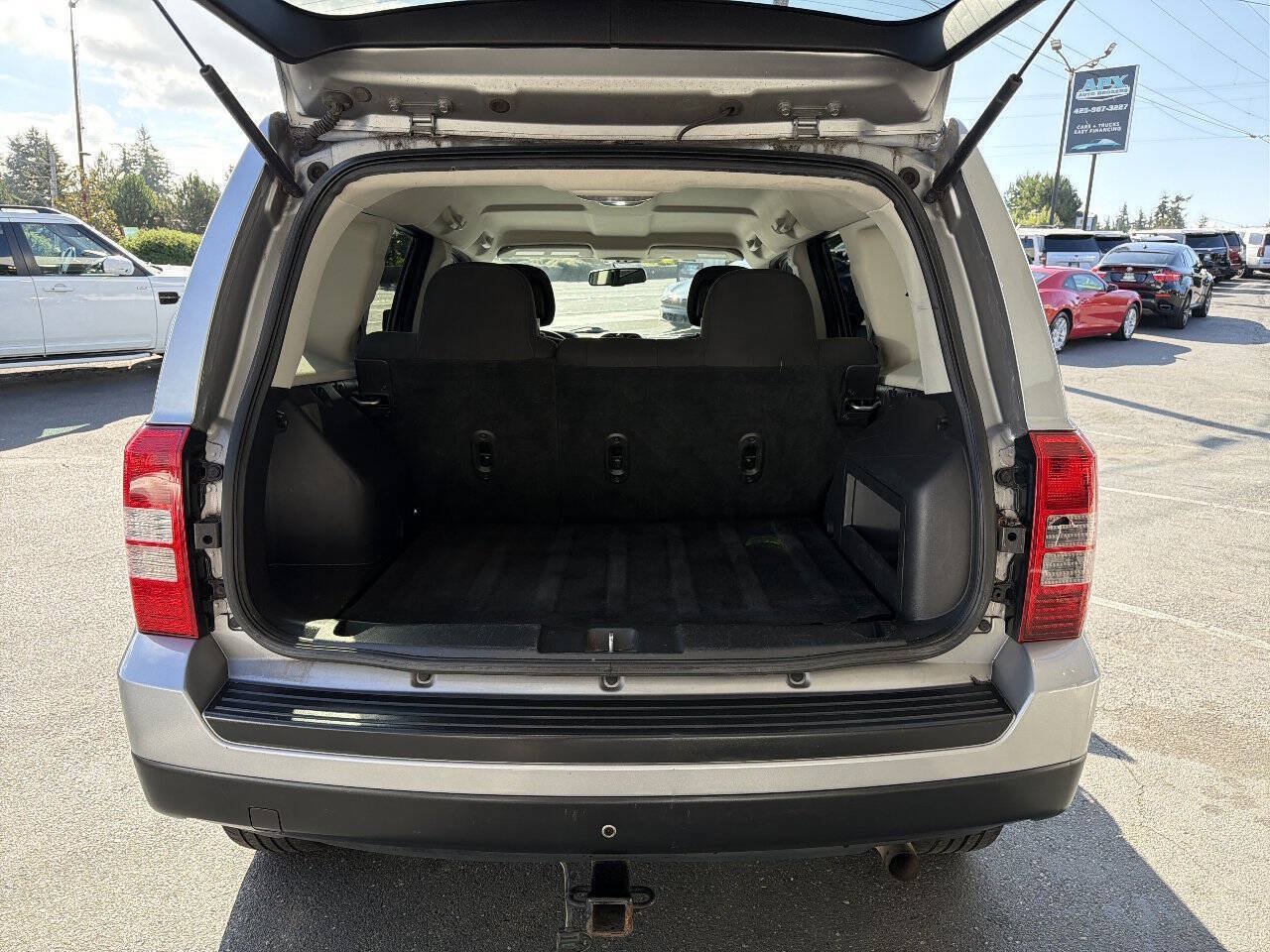 Used 2016 Jeep Patriot Sport w/ Power Value Group AWD/4WD image 5