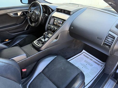 Used 2017 Jaguar F-TYPE Premium image 27