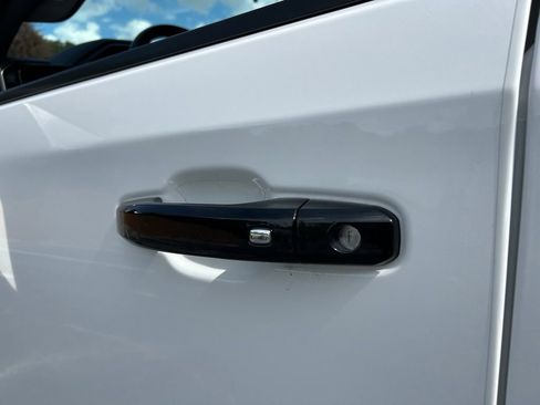 Used 2022 Chevrolet Silverado 1500 LT Trail Boss w/ LT Trail Boss Premium Package AWD/4WD image 34