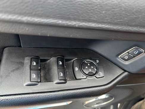 Used 2020 Ford Expedition XLT w/ Equipment Group 201A AWD/4WD image 9