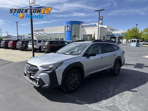 Used 2025 Subaru Outback Onyx Edition AWD/4WD image 1