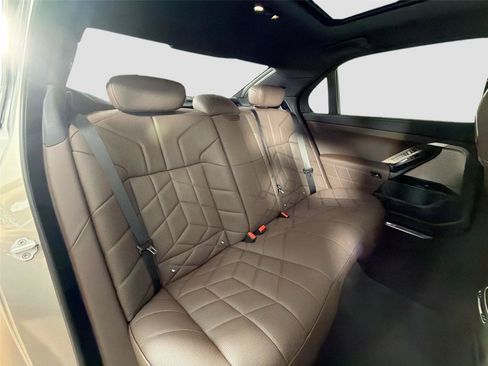 New 2026 BMW 750e xDrive AWD/4WD image 22