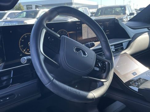 Used 2025 INFINITI QX80 Autograph image 11