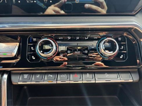 Used 2024 GMC Sierra 2500 Denali Ultimate w/ LPO, GMC Protection Package image 27