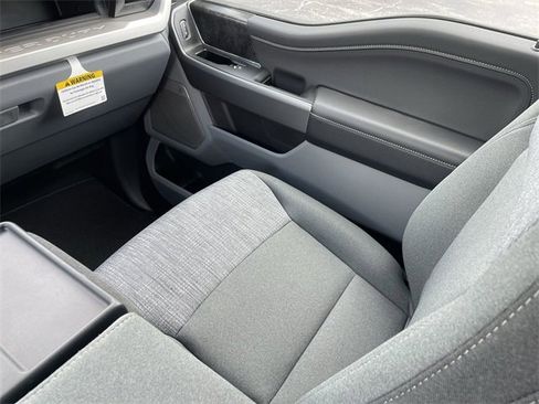 Used 2025 Ford F350 XLT w/ Black Appearance Package image 18