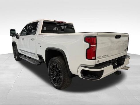 Used 2025 Chevrolet Silverado 2500 High Country w/ Technology Package AWD/4WD image 5
