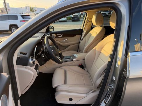 Used 2020 Mercedes-Benz GLC 300 image 5