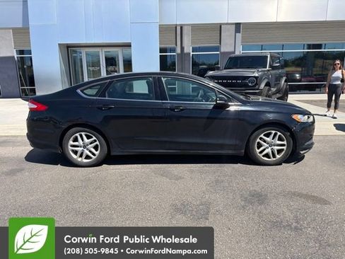 Used 2016 Ford Fusion SE FWD image 8