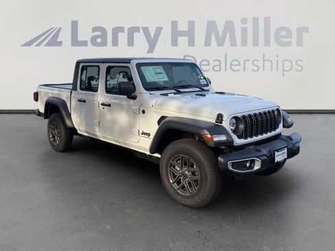 New 2026 Jeep Gladiator Sport image 7