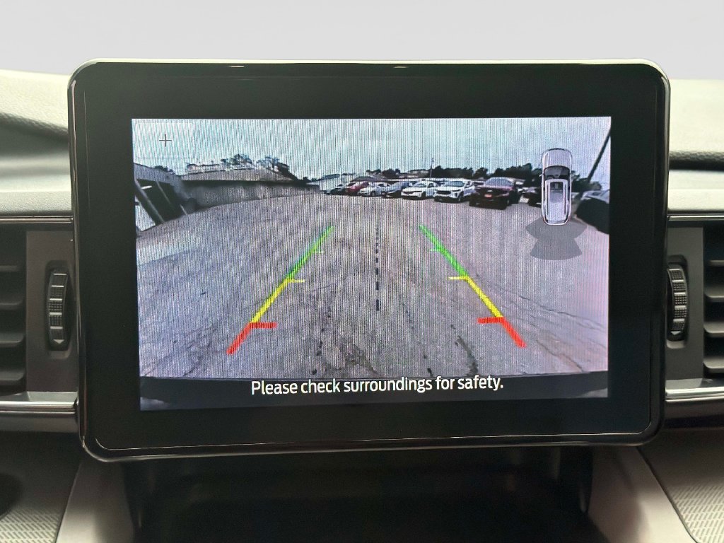 Used 2024 Ford Explorer XLT w/ Equipment Group 202A AWD/4WD image 26