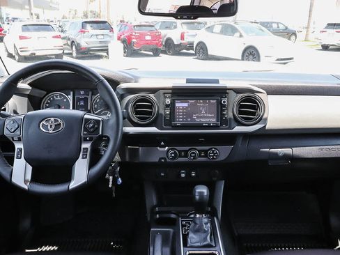 Used 2019 Toyota Tacoma SR5 RWD image 17