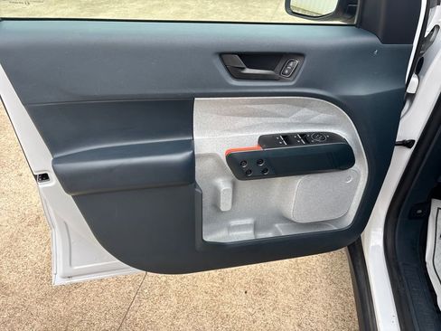 Used 2023 Ford Maverick XLT image 11