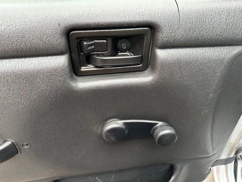 Used 2003 Jeep Wrangler X AWD/4WD image 11