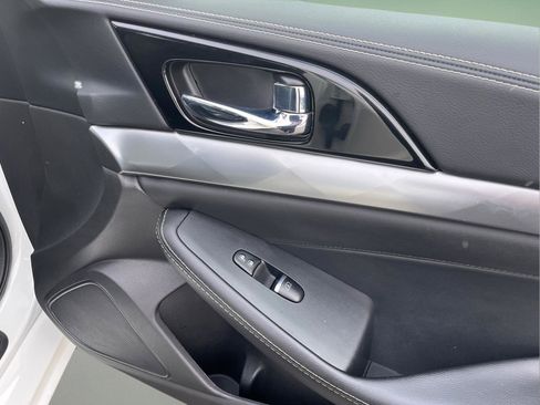 Used 2023 Nissan Maxima SL image 16