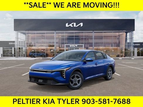 New 2025 Kia K4 LXS image 1
