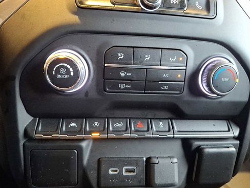 Certified 2022 Chevrolet Silverado 1500 Custom image 15