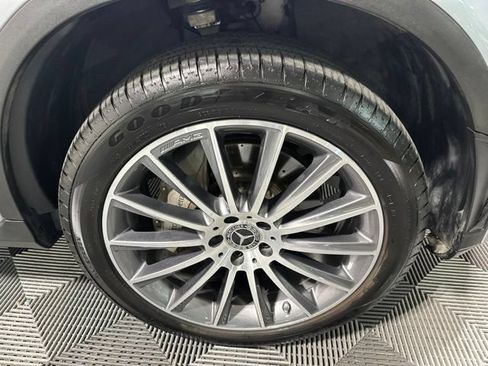 Used 2023 Mercedes-Benz GLC 300 4MATIC Coupe image 33