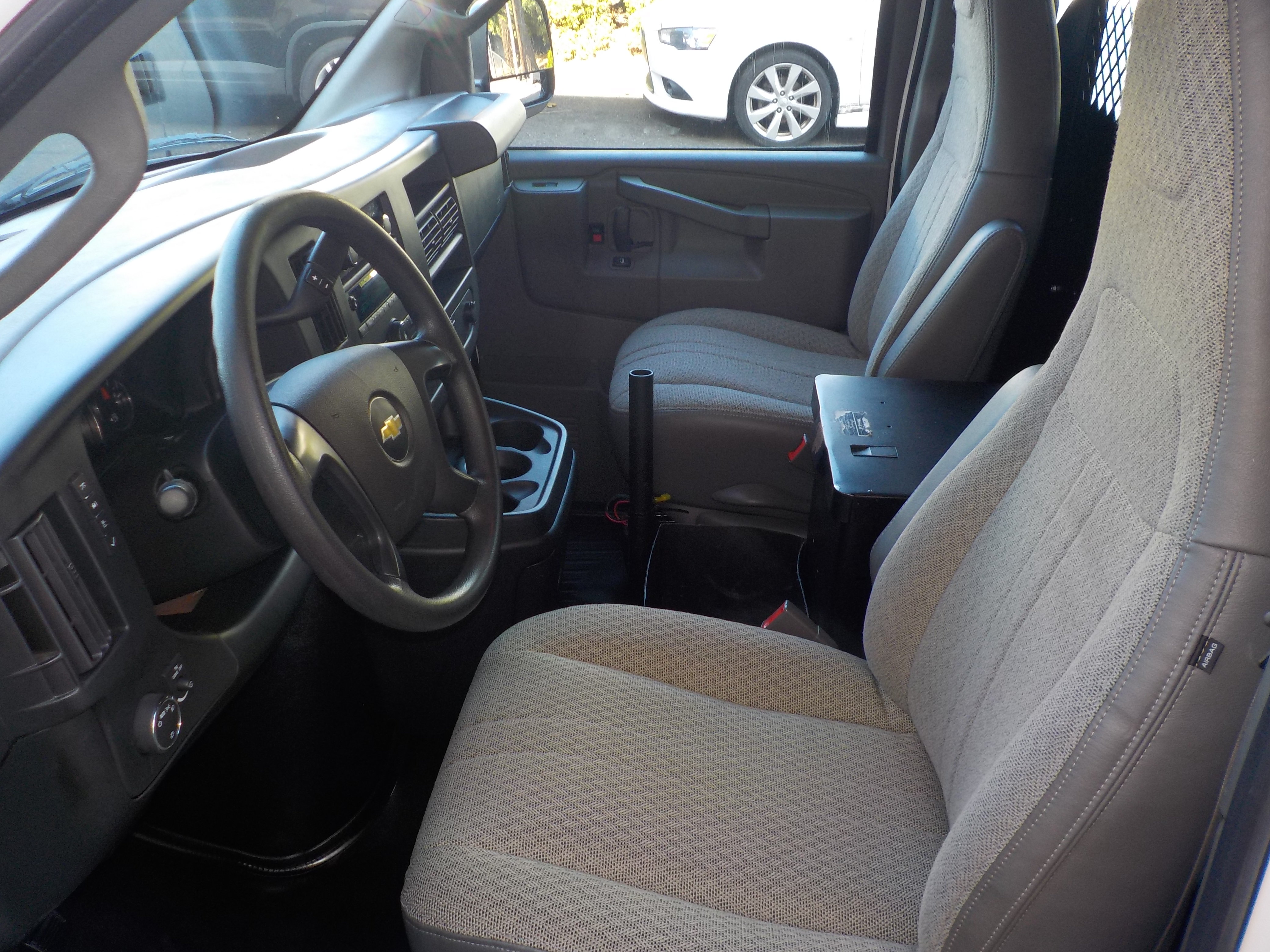 Used 2016 Chevrolet Express 2500 RWD image 14