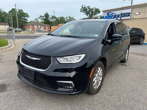 Used 2026 Chrysler Pacifica Select FWD image 1