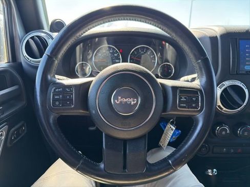 Used 2014 Jeep Wrangler Unlimited Sahara w/ Connectivity Group AWD/4WD image 32