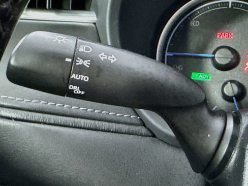 Used 2021 Toyota Venza LE w/ Carpet Mat Package (TMS) AWD/4WD image 12