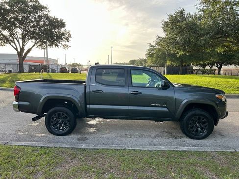 Used 2023 Toyota Tacoma SR5 AWD/4WD image 7