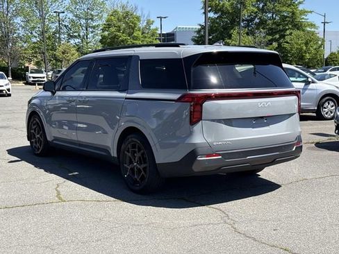Used 2025 Kia Carnival SX w/ SX Dark Edition Package FWD image 4