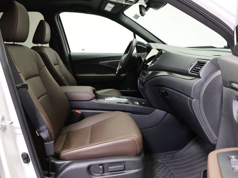 Used 2025 Honda Passport EX-L image 47