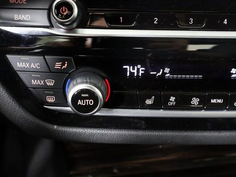 Used 2022 BMW 530i xDrive 530i xDrive w/ Premium Package image 49