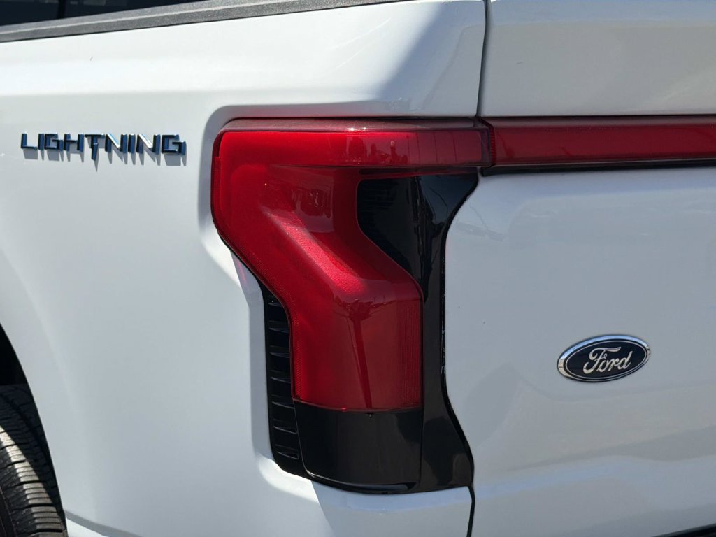 Used 2023 Ford F150 Lightning Lariat AWD/4WD image 8