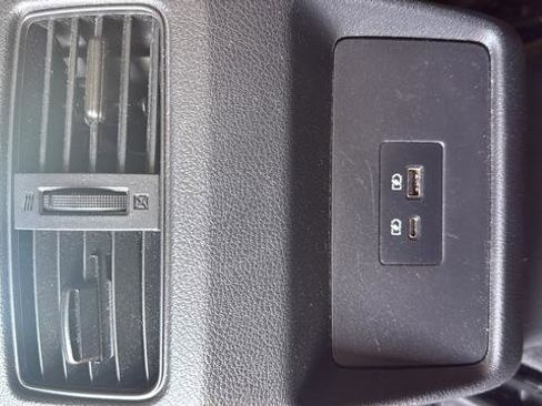 Used 2023 Nissan Rogue SV AWD/4WD image 18
