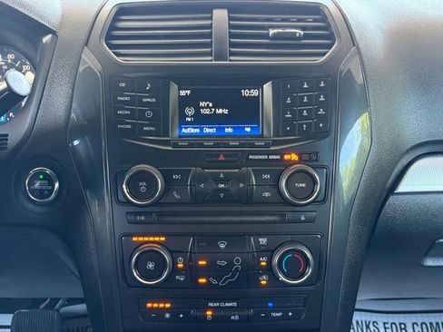 Used 2017 Ford Explorer XLT AWD/4WD image 25