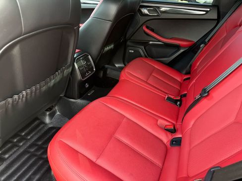 Used 2020 Porsche Macan AWD/4WD image 9