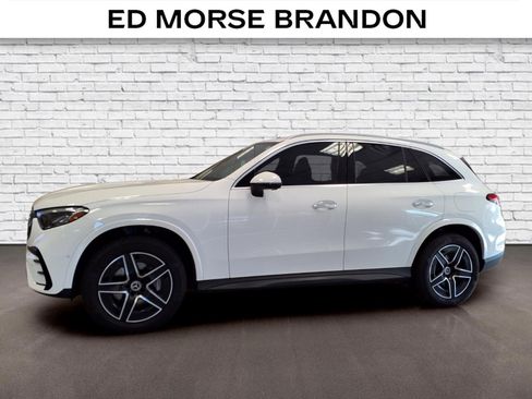Used 2025 Mercedes-Benz GLC 350e 4MATIC image 2