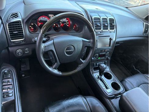 Used 2012 GMC Acadia Denali image 2