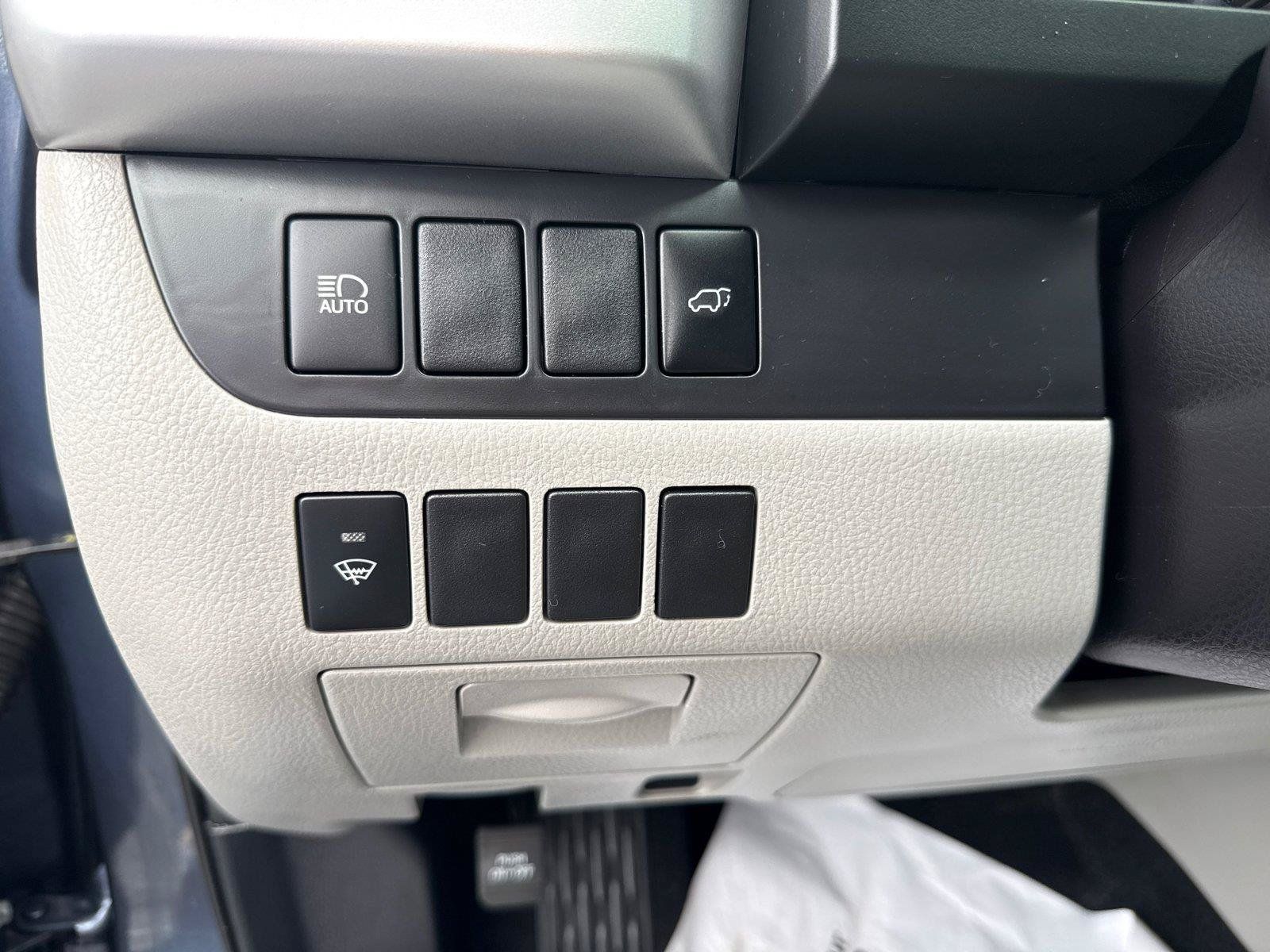Used 2019 Toyota Highlander XLE AWD/4WD image 12