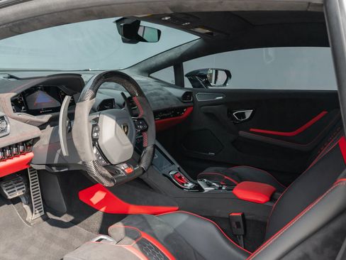 Used 2024 Lamborghini Huracan Tecnica image 10