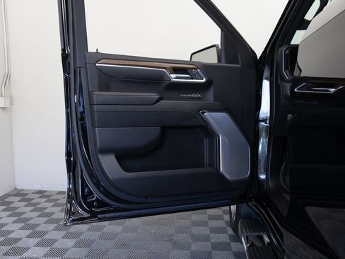 Used 2023 Chevrolet Silverado 1500 High Country AWD/4WD image 19